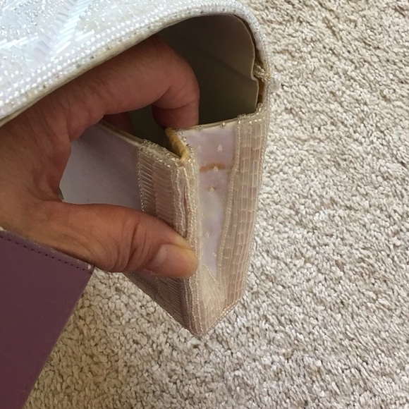 White beaded clutch with strap - Picture 8 of 8